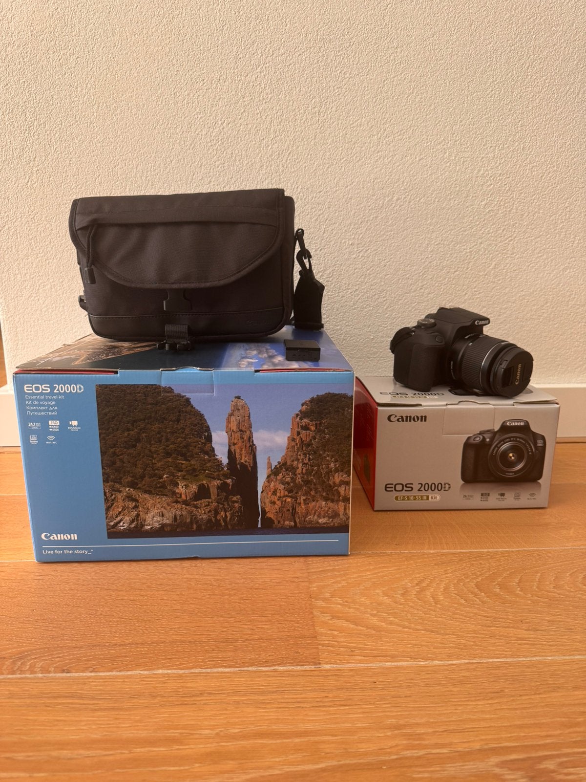 Canon EOS 2000D - zo goed als nieuw, Ophalen, Zo goed als nieuw, Standaardlens