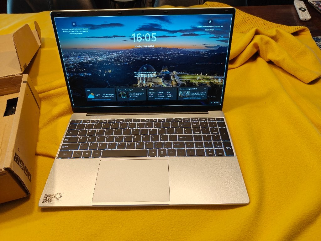 Notebook Laptop 15.6 Inch 16GB DDR4 Windows 11 + muis, 2 tot 3 Ghz, Zo goed als nieuw, SSD, 16 GB