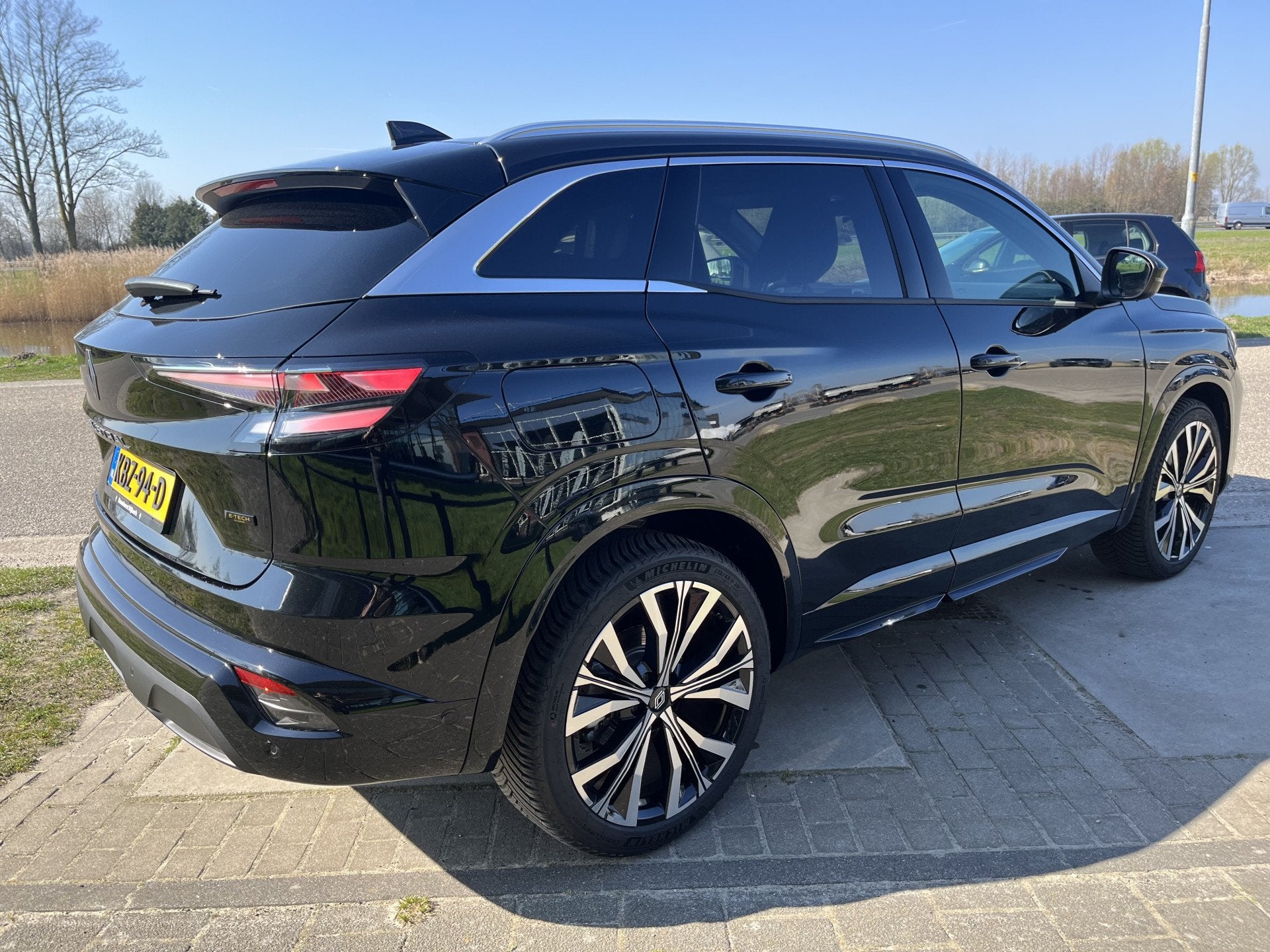 Renault Austral 1.2 E-Tech full hybrid 200PK techno / Nieuw, Auto's, Gebruikt, 1199 cc, Zwart, 3 cilinders