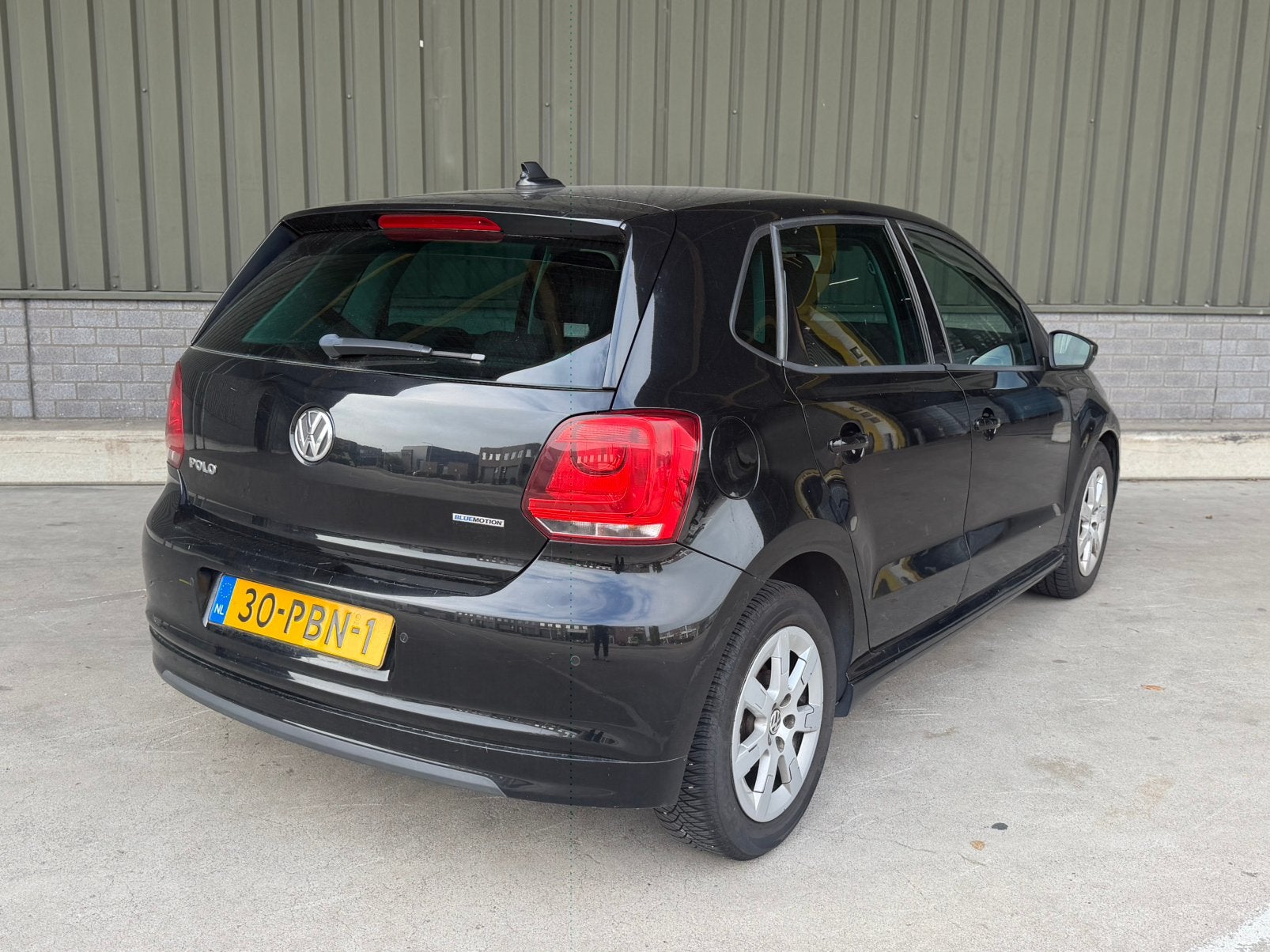 Volkswagen Polo 1.2 TDI 55KW BM 2011 Zwart, Voorwielaandrijving, 74 pk, 1199 cc, 96 €/maand