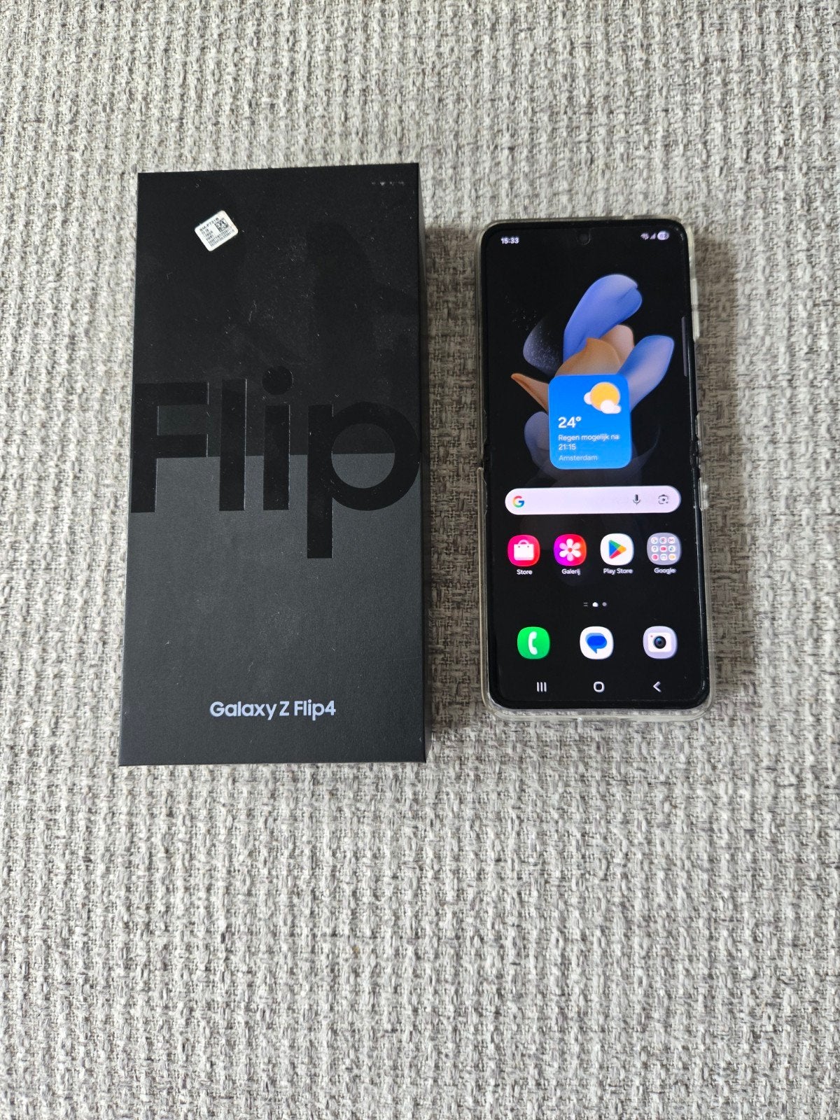 Samsung Galaxy Z Flip 4