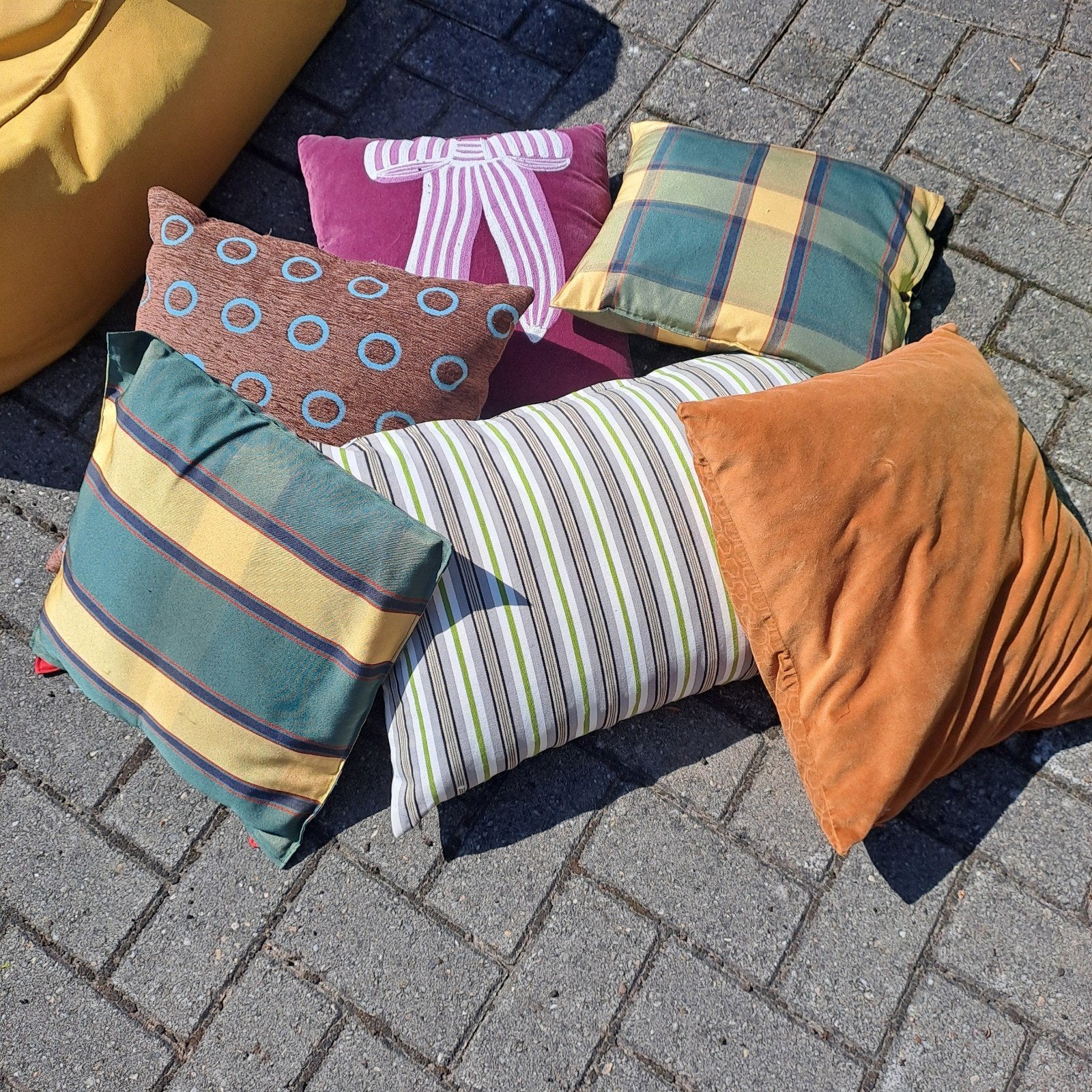 Mooie nieuwe kussens  1 euro per stuk, Huis en Inrichting, Woonaccessoires | Kussens, Ophalen, Nieuw, Vierkant