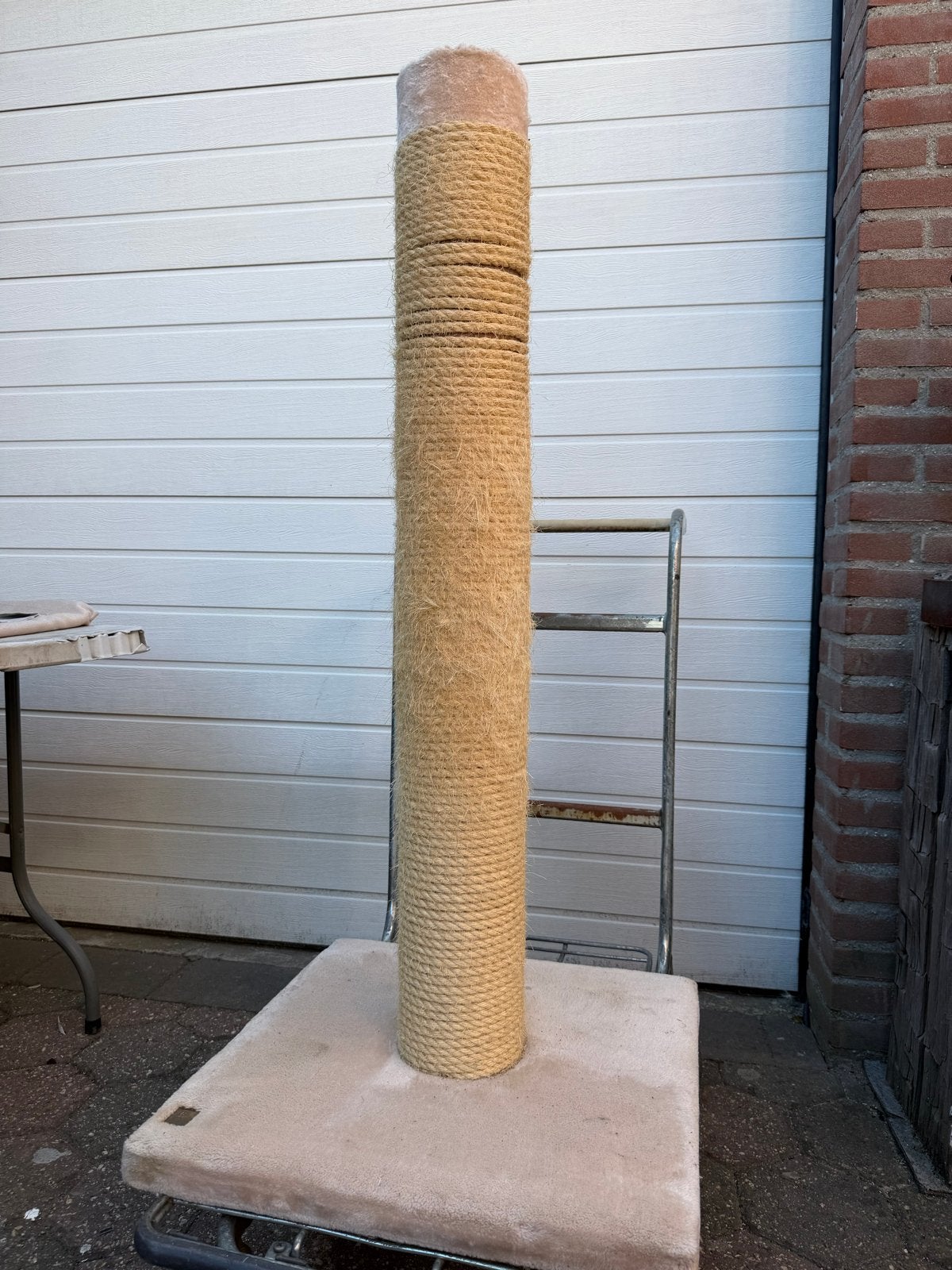 Kattenkrabpaal, Ophalen, Krabpaal