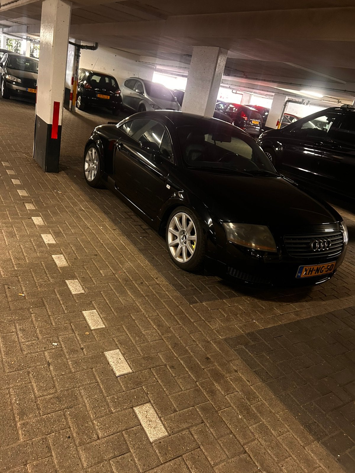 Audi TT 1.8 T Coupe 132KW 1998 Zwart, Auto's, Audi, Voorwielaandrijving, TT, Zwart, 4 cilinders