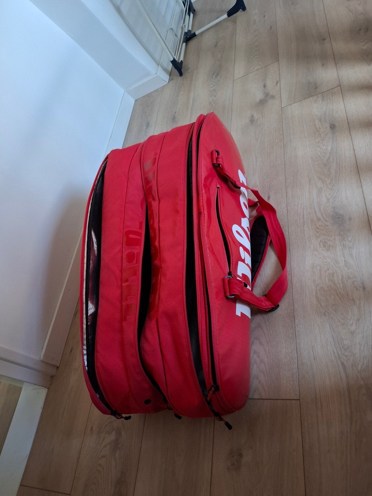 Wilson tennis tas rood - Zo goed als nieuw, Sport en Fitness, L2, Ophalen of Verzenden, Zo goed als nieuw, Wilson