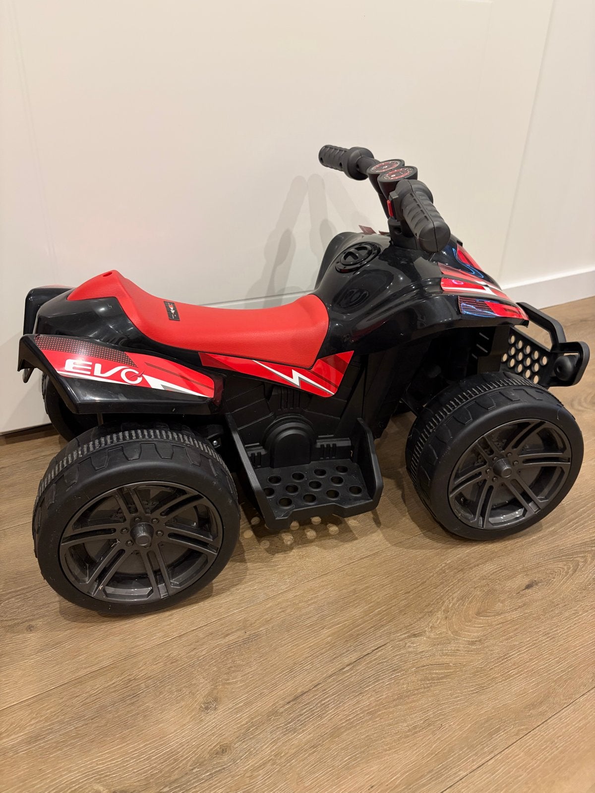 Elektrische quad voor peuters met oplaadkabel, Kinderen en Baby's, Ophalen, Zo goed als nieuw