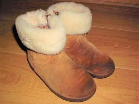 UGG originele laarsjes mt. 27 gevoerd en licht bruin suede, Gebruikt, Jongen of Meisje, Ophalen of Verzenden, Laarzen
