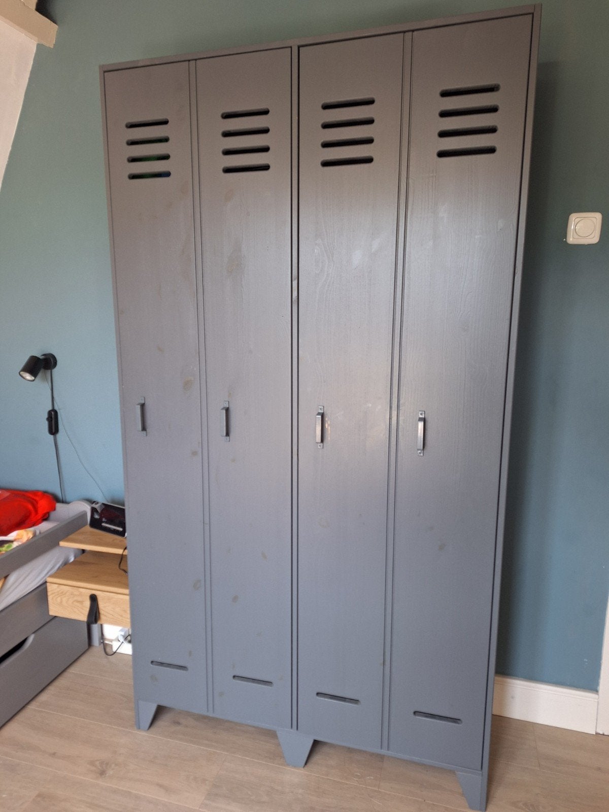 WOOOD lockerkast Stijn staalgrijs grenenhout 187x103x40cm, Huis en Inrichting, Ophalen, Gebruikt, Industrieel, Modern