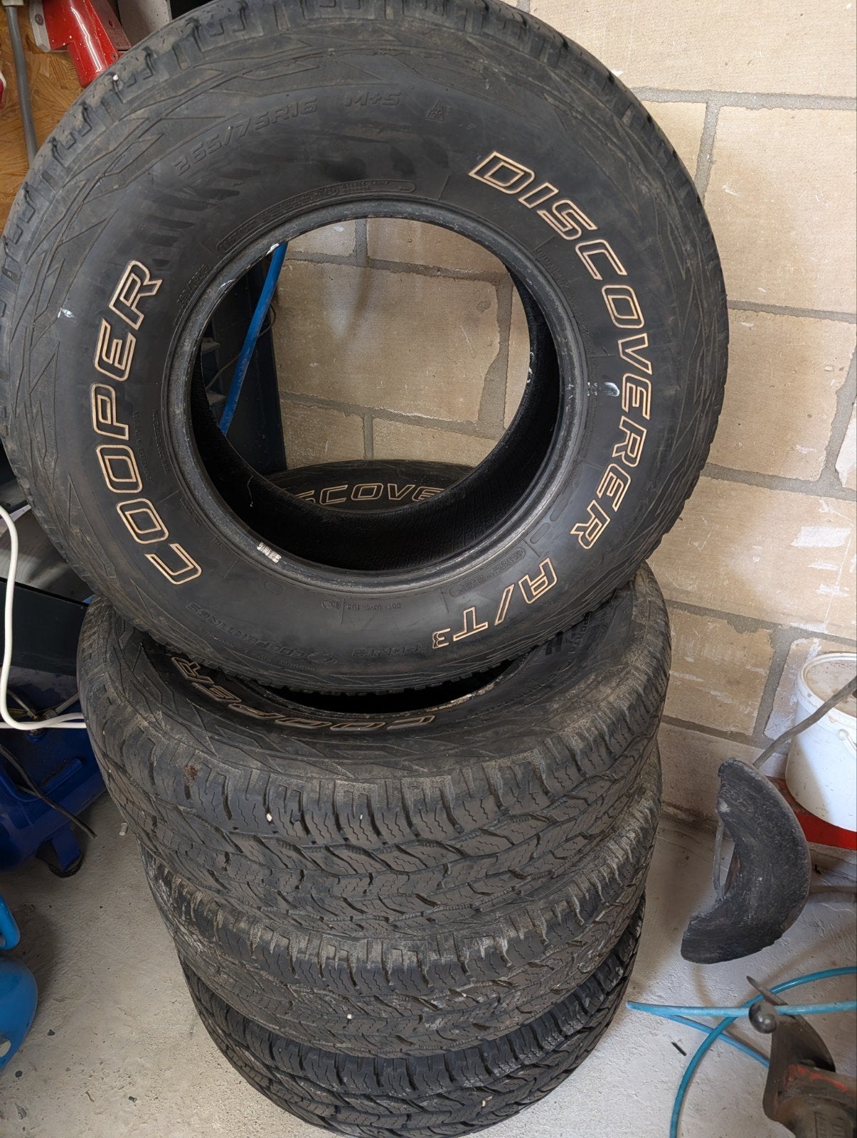 Cooper Discovery AT3 banden 265/75 R16 (5-6mm profiel), Ophalen, Gebruikt