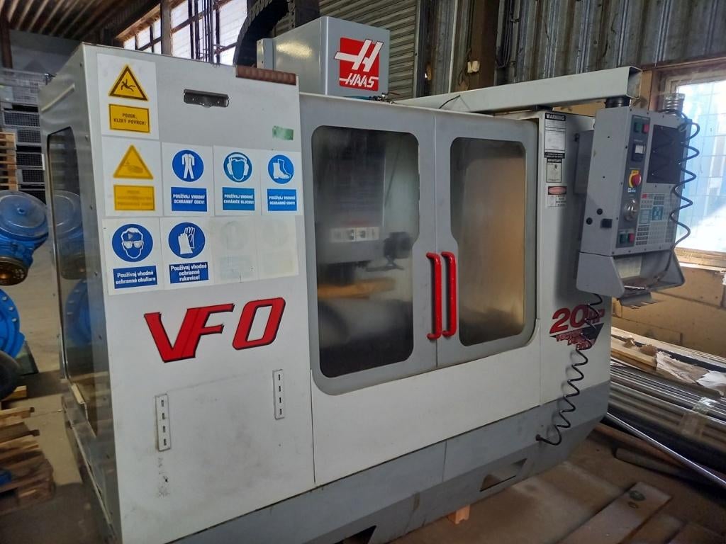 Machining center (vertical) HAAS VF 0, Ophalen, Gebruikt, Gereedschap of Toebehoren