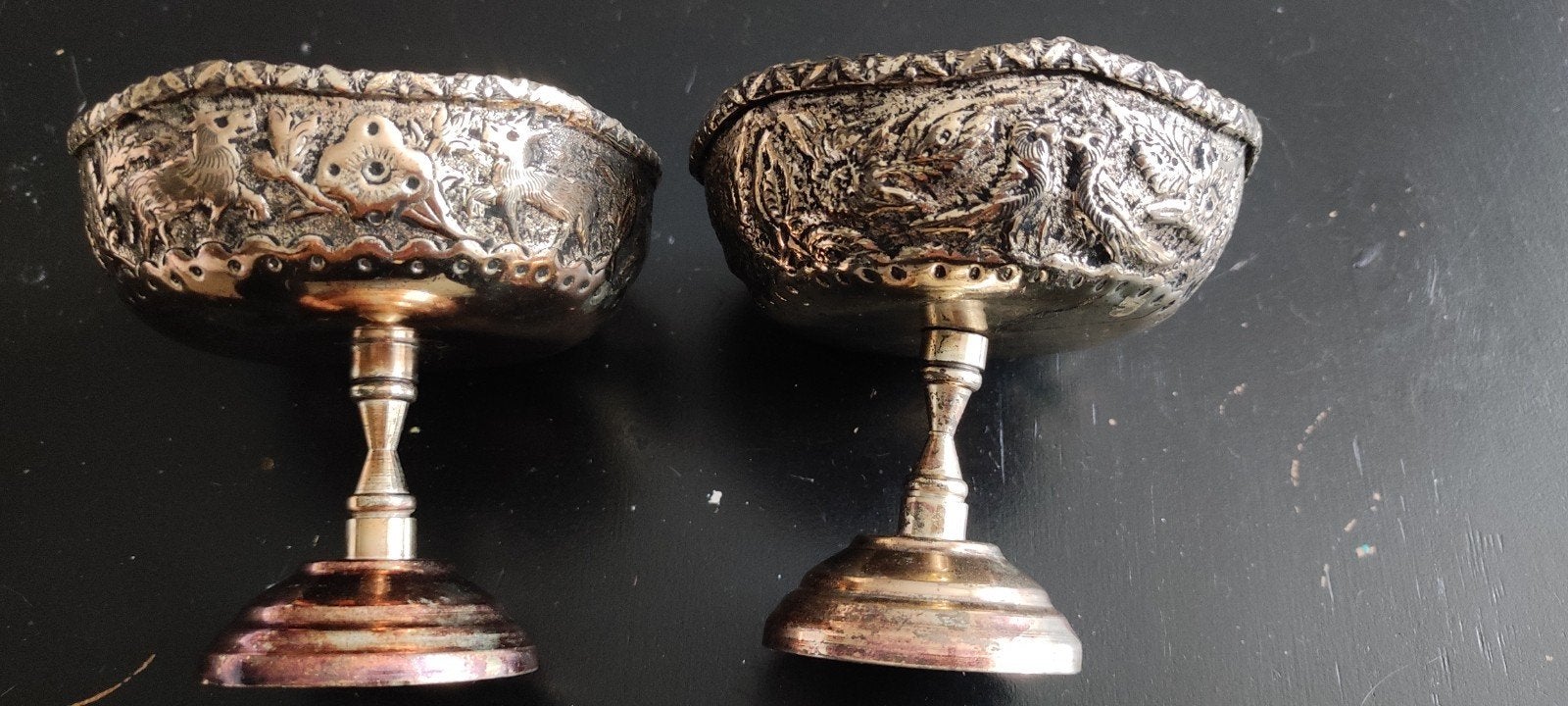twee verzilverde met de hand bewerkte schaaltjes, Antiek en Kunst, Ophalen