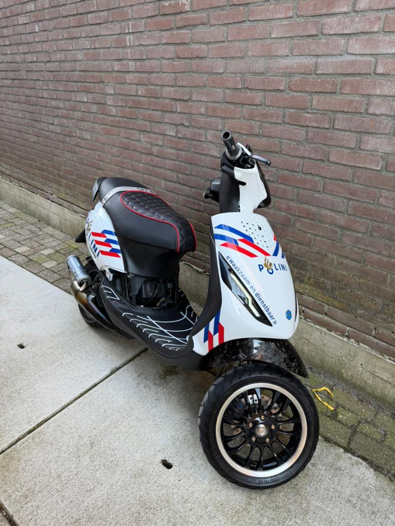 Zip 172cc malossi (uniek), Fietsen en Brommers, Scooters | Piaggio, Ophalen, Maximaal 45 km/u, Zip, Zo goed als nieuw