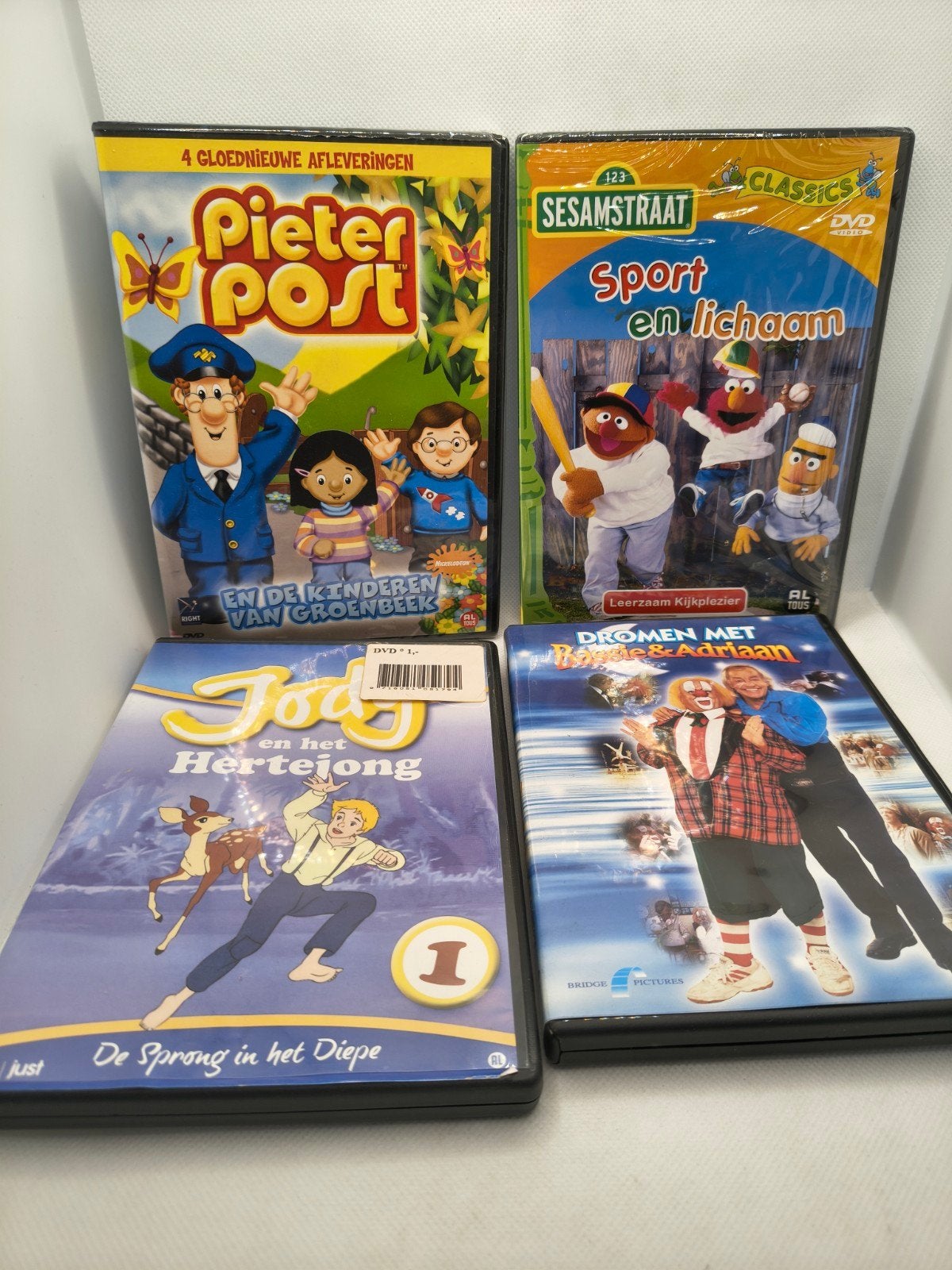 4 kinder dvds lot Pieter Post Sesamstraat Bassie en adriaan, Alle leeftijden, Ophalen of Verzenden, Zo goed als nieuw