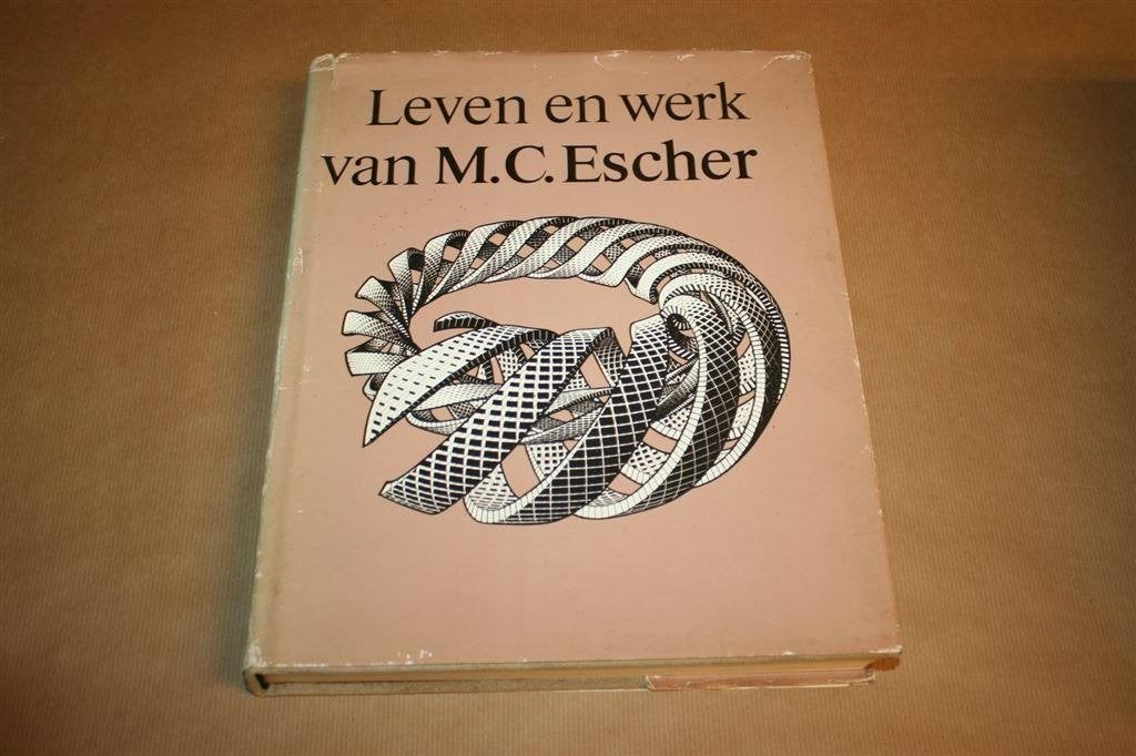 Leven en werk van M.C. Escher. Levensverhaal graficus., Boeken, Kunst en Cultuur | Beeldend, Ophalen of Verzenden, Gelezen