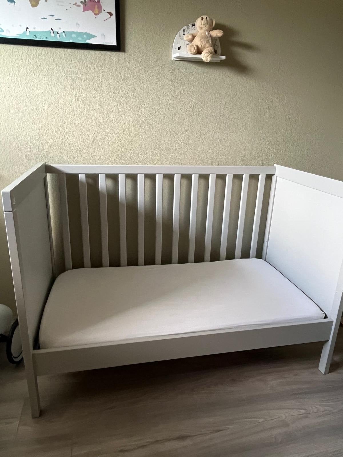 Ikea Sundvik kinderbed met Aerosleep matras en topper, Gebruikt, 70 tot 85 cm, Lattenbodem, 140 tot 160 cm
