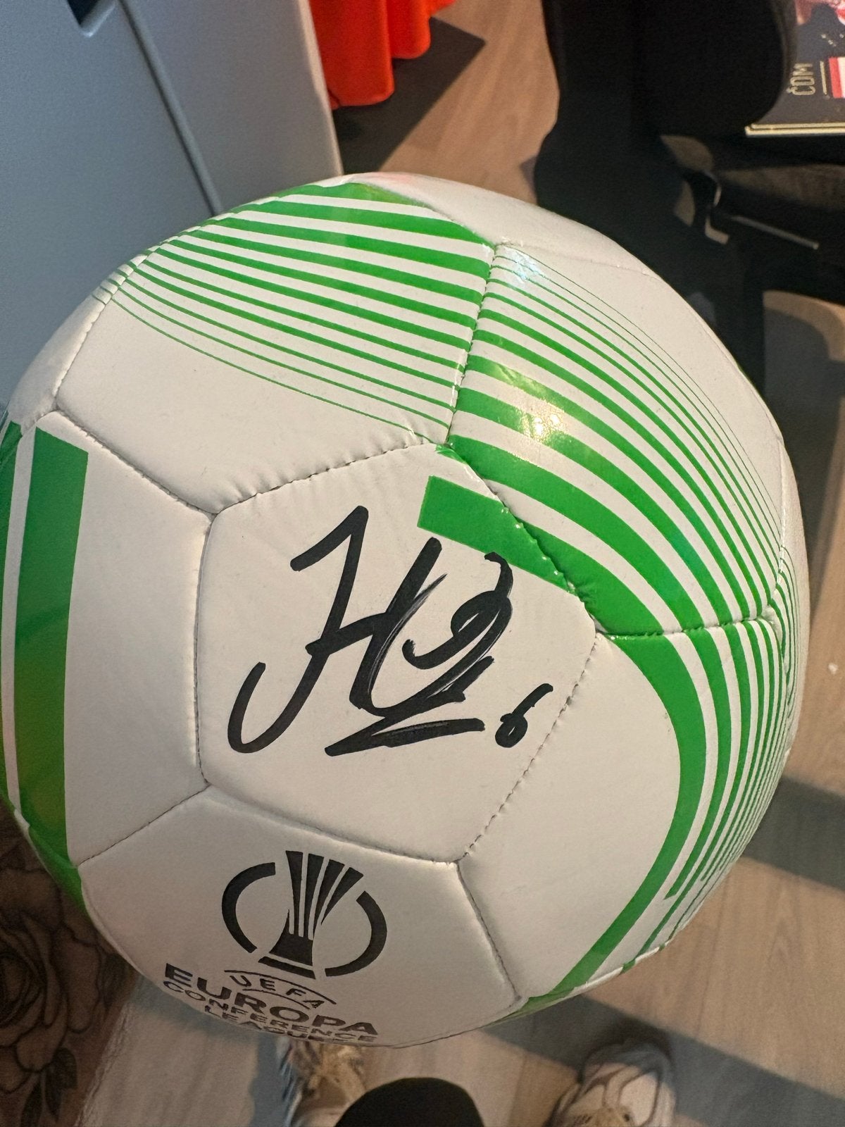 Gesigneerde UEFA Europa Conference League Bal Henderson Ajax, Maat XL, Ophalen of Verzenden, Zo goed als nieuw, Bal