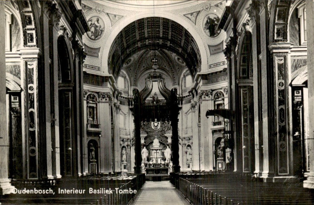 Oudenbosch - Basiliek - Interieur Tombe, Ophalen of Verzenden, 1940 tot 1960, Ongelopen, Noord-Brabant