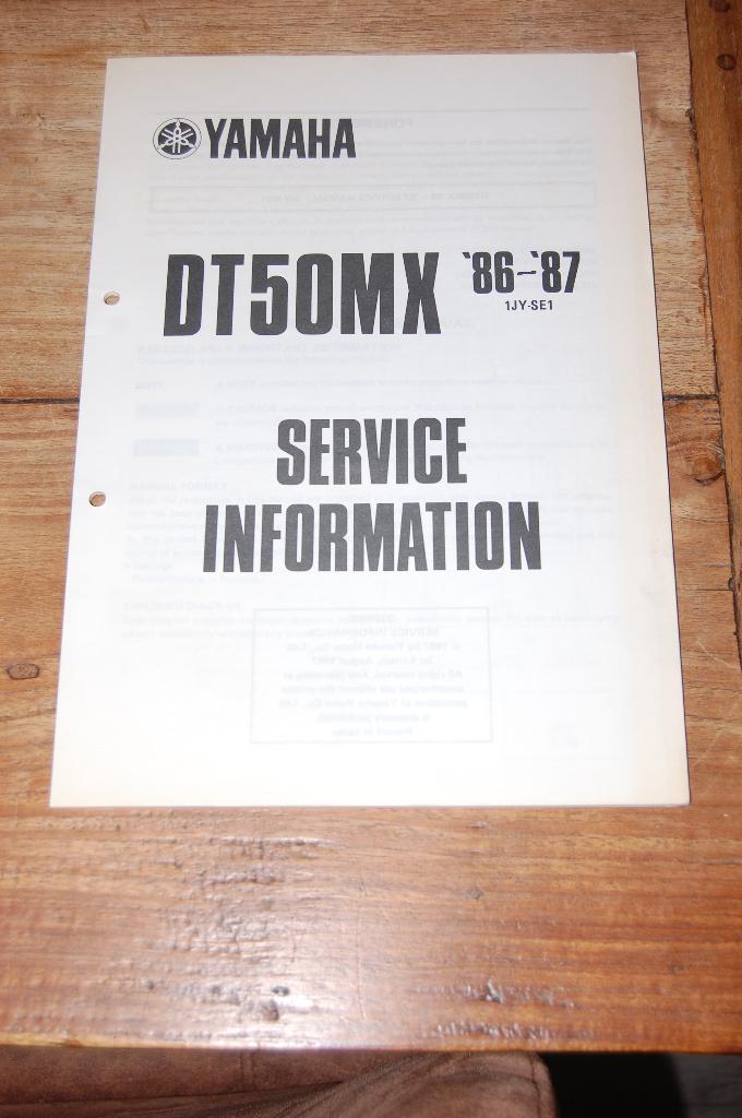 Yamaha DT50MX service handboek uitgave 1986-87, Fietsen en Brommers, Ophalen of Verzenden, Zo goed als nieuw