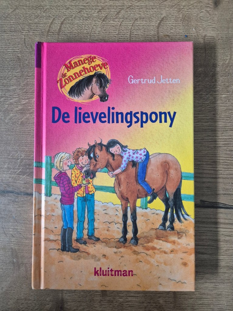 Manege de zonnehoeve, Ophalen of Verzenden, Zo goed als nieuw, Gertrud Jetten, Fictie algemeen