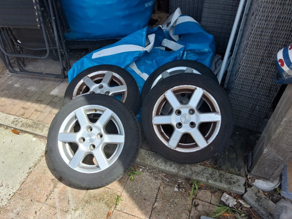 Aluett velgen voor een Aygo , C1 , 107.   4 x 100, Ophalen, 14 inch, Gebruikt, 155 mm