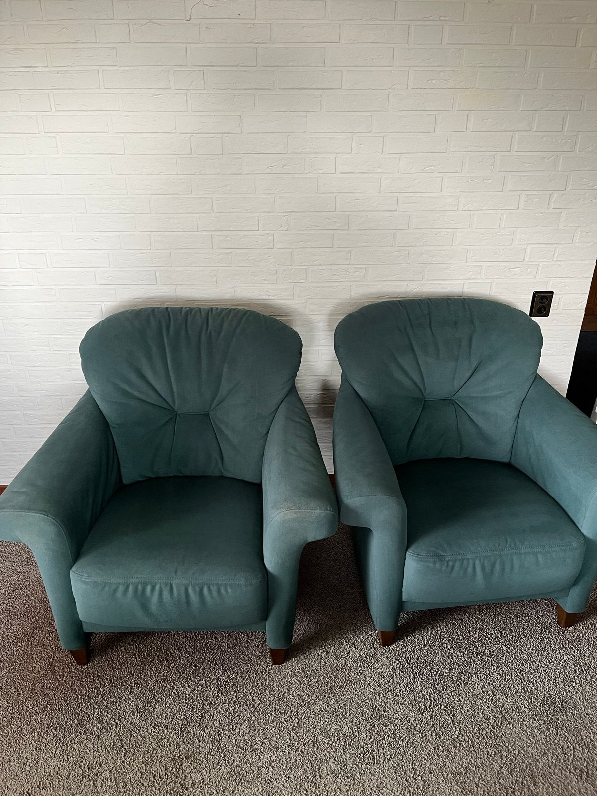 2 stoffen stoelen, licht verkleurd, niet doorgezakt, Huis en Inrichting, Fauteuils, Ophalen, Gebruikt, Stof