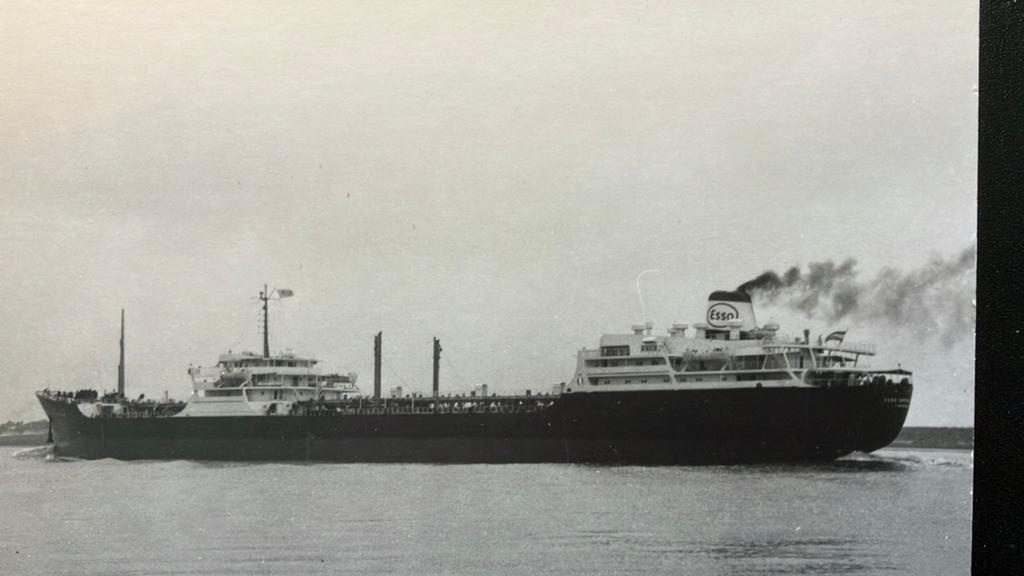 ESSO  AMSTERDAM  6/1960 mogelijk 1e reis, Verzamelen, Scheepvaart, Zo goed als nieuw, Kaart, Foto of Prent, Ophalen of Verzenden