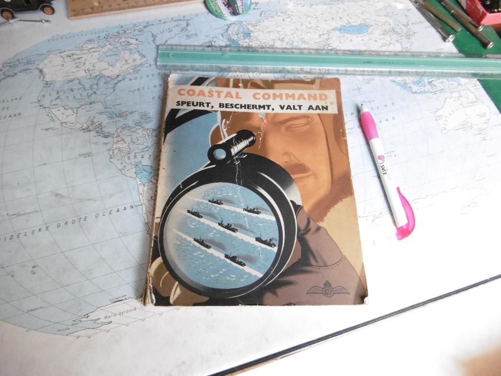 Coastel Command van 1942  speurt, beschermt, valt aan  1939, Verzamelen, Verzenden, Luchtmacht, Nederland, Boek of Tijdschrift