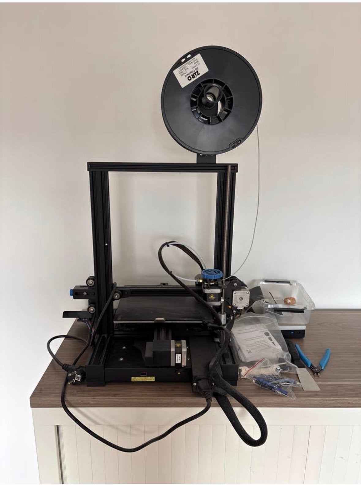 Creality Ender-3 V2 3D-printer met filament en accessoires, Ophalen, Zo goed als nieuw, Filament