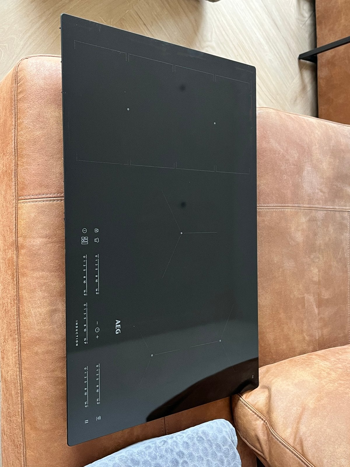 AEG Inductie Kookplaat 220V-240V/400V2N, Witgoed en Apparatuur, Kookplaten, Ophalen, 4 kookzones, Zo goed als nieuw, Inbouw