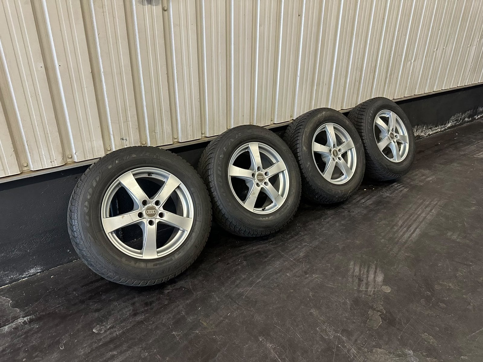 Audi Q5 Winterset 17 Inch, Ophalen, Gebruikt, Velg(en), 17 inch