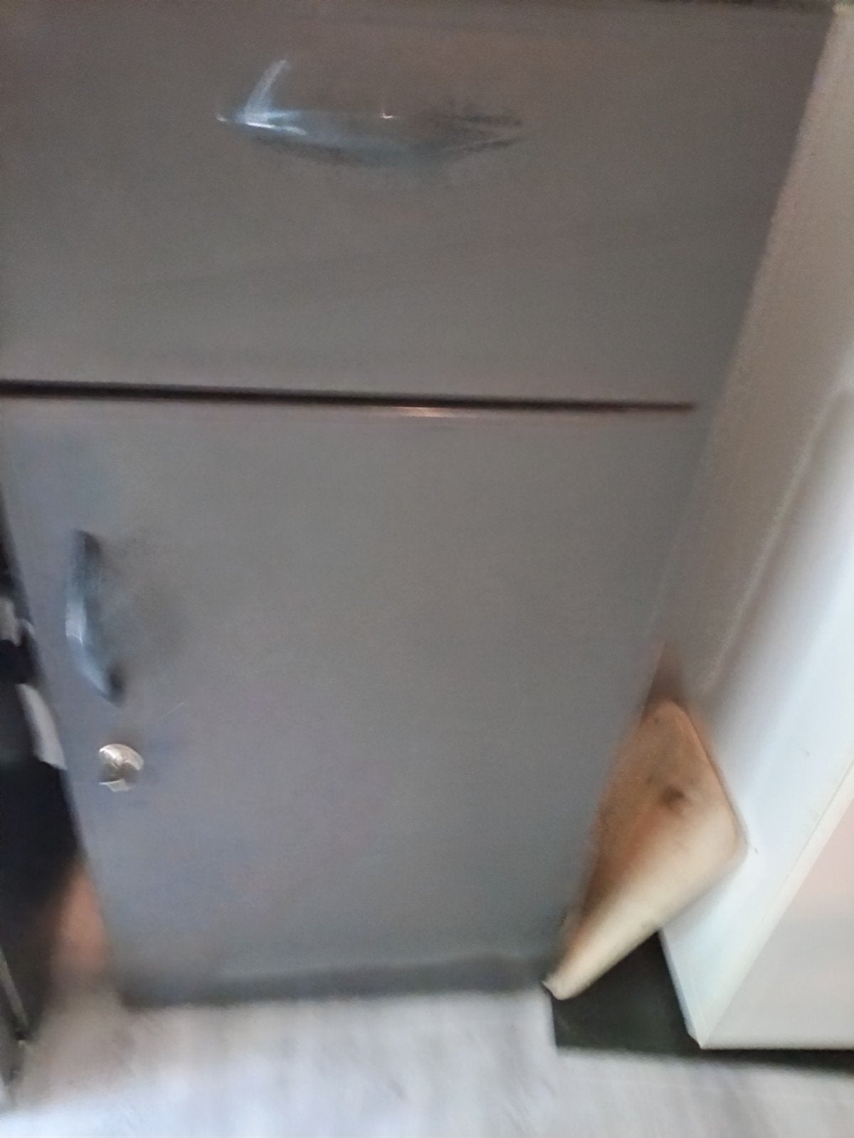 Klain koffiekastje met afsluitbare onderkant, Minder dan 50 cm, Gebruikt, Ophalen of Verzenden, Metaal