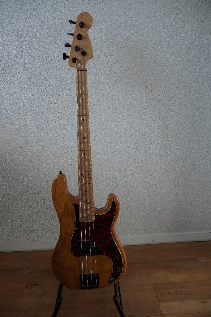 Basgitaar P bass (eigenbouw), Muziek en Instrumenten, Snaarinstrumenten | Gitaren | Bas, Ophalen, Zo goed als nieuw, Elektrisch