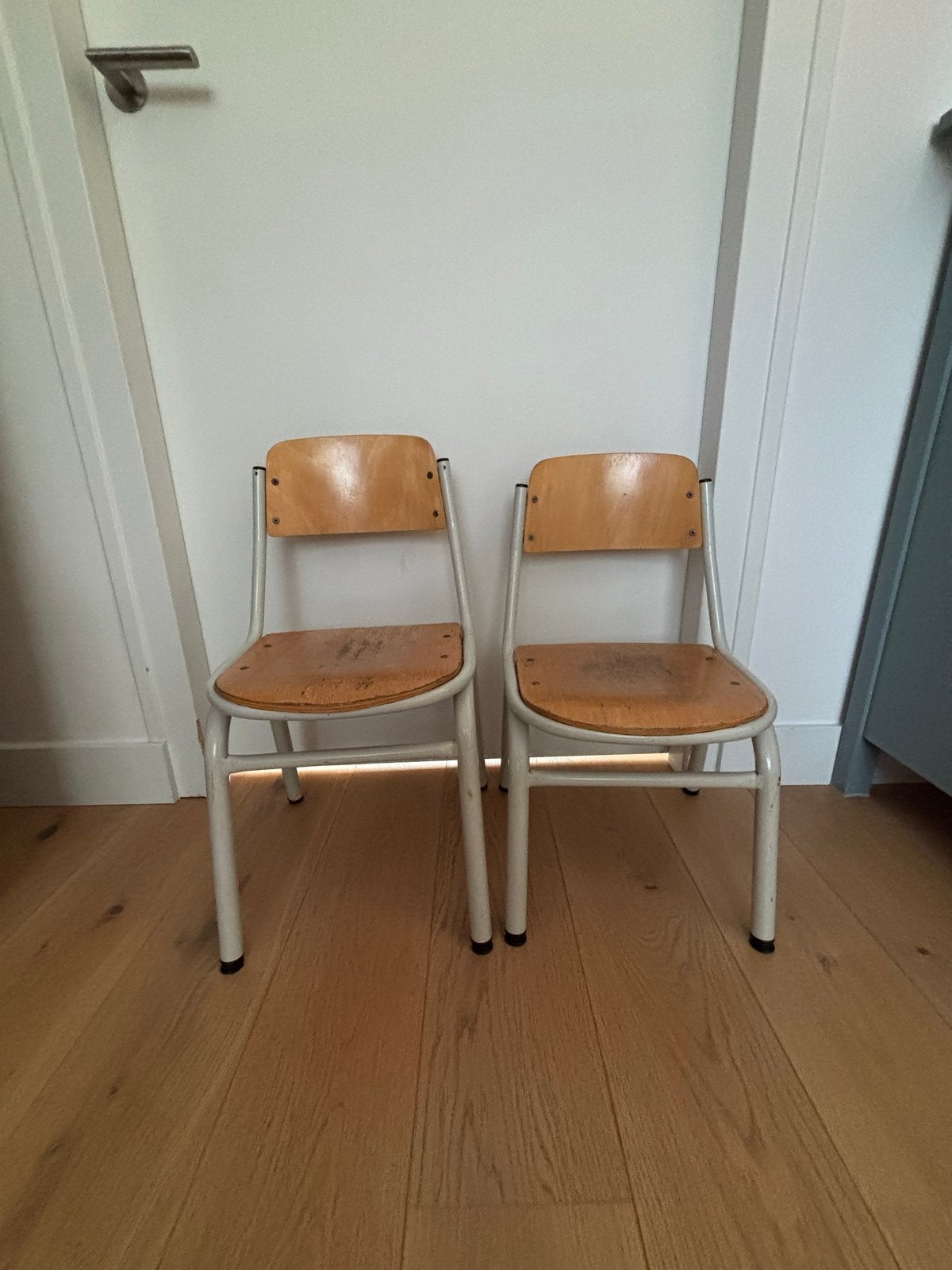 Vintage schoolstoelen (2 stuks), Huis en Inrichting, Stoelen, Ophalen, Gebruikt, Twee, Overige kleuren