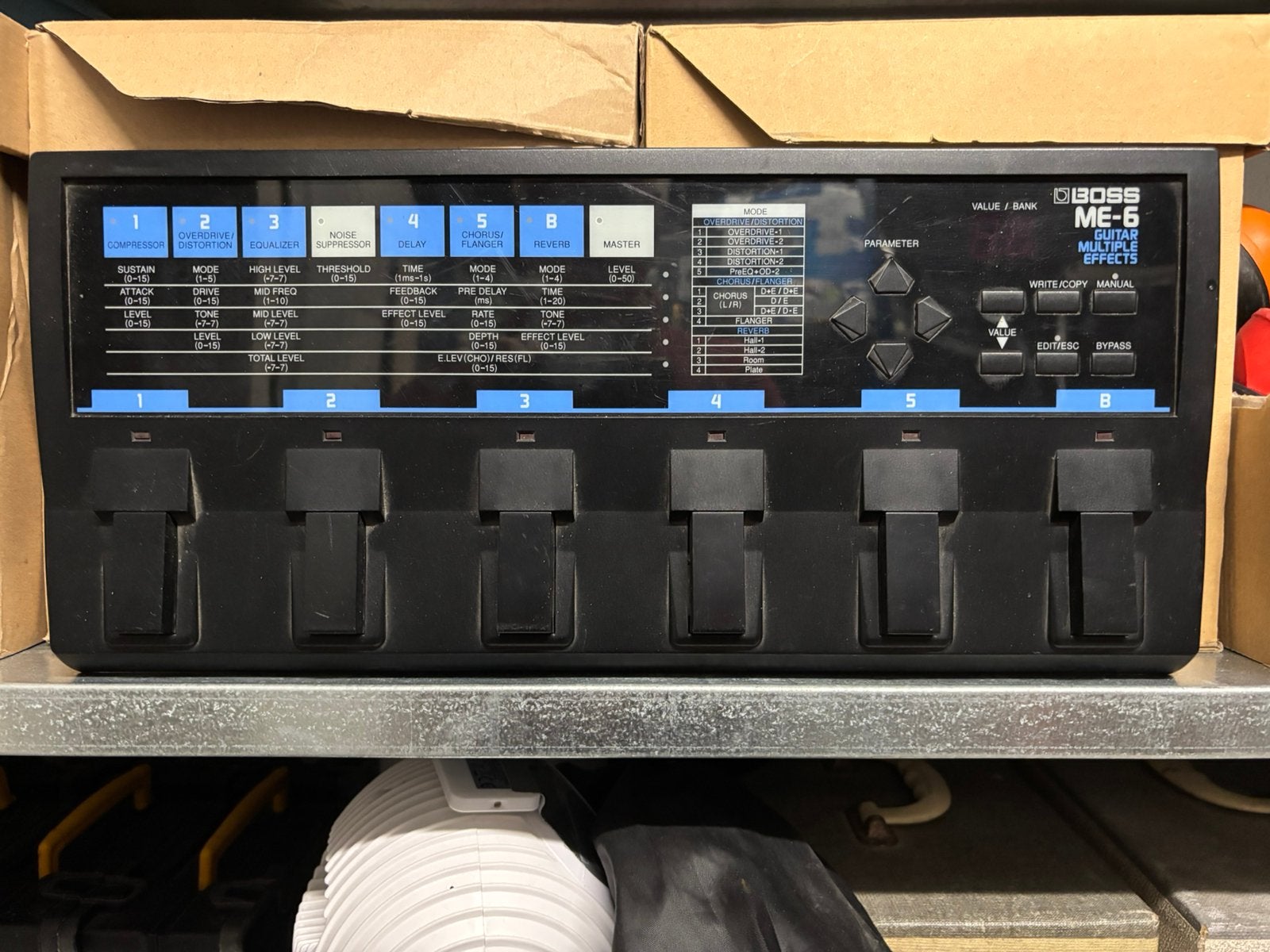 Effect pedaal BOSS ME-6, Muziek en Instrumenten, Effecten, Ophalen of Verzenden, Gebruikt, Multi-effect