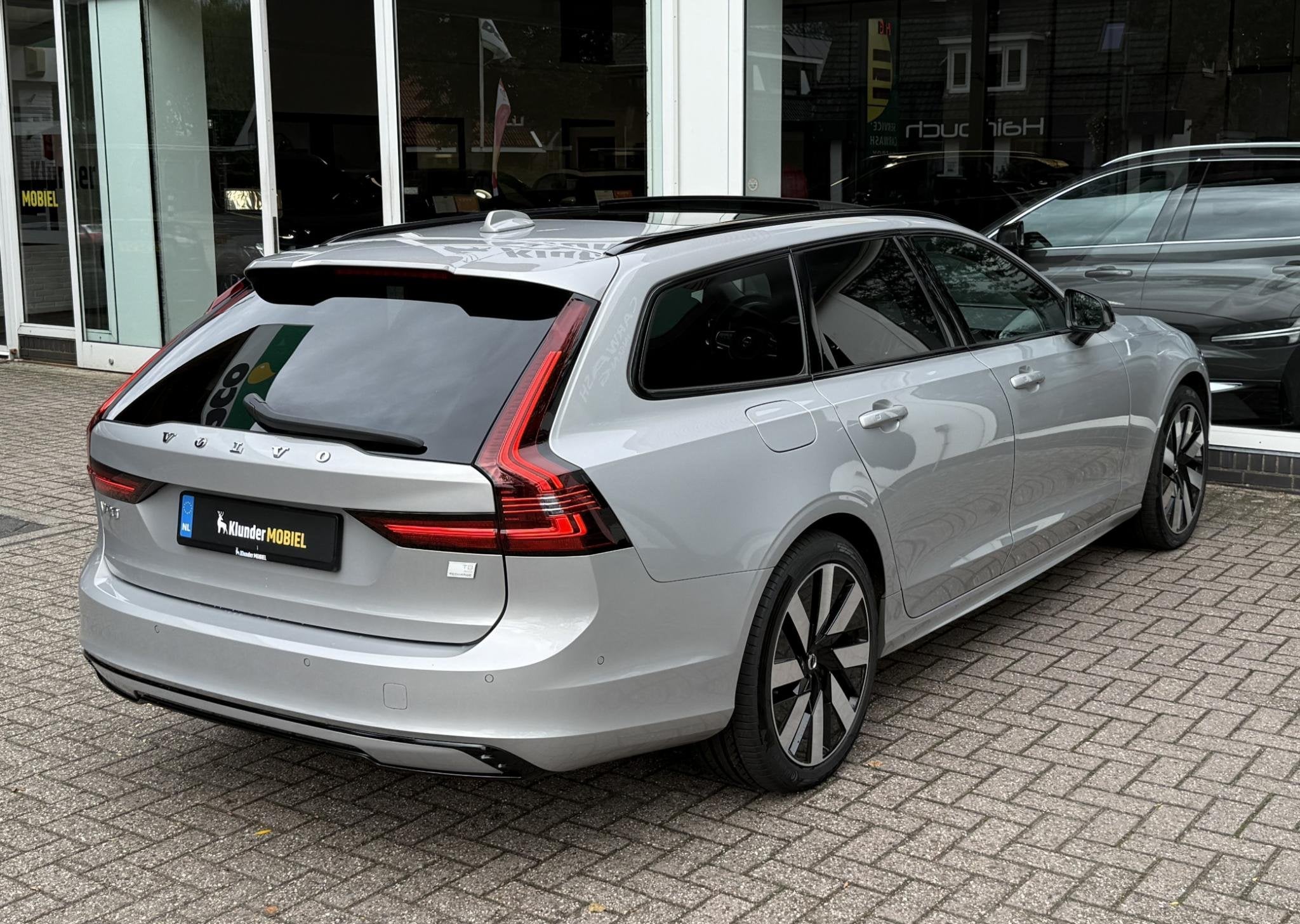 Volvo V90 2.0 T8 Plug-in hybrid AWD Ultimate Dark |HUD|Bower, Auto's, Automaat, Euro 6, 4 cilinders, 1969 cc