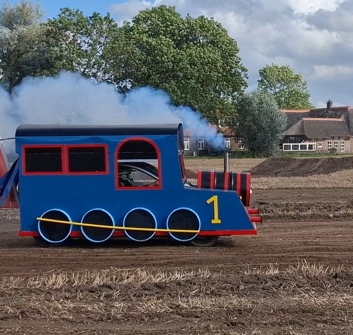 Thomas de Trein Crossauto / Optochtwagen, Ophalen