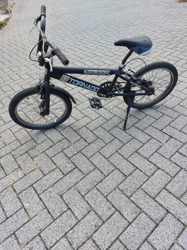 Te koop: Royal Bugatti Tornado crossfiets (20 inch), Ophalen, Terugtraprem, Staal, Stuur 360° draaibaar