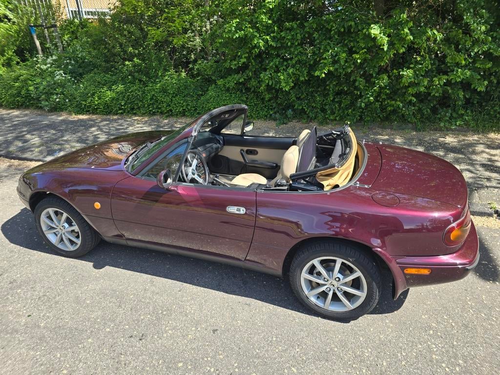 Mazda MX-5 Miata en Zomerklaar gemaakt en nwe apk, Auto's, Mazda, Euro 2, Achterwielaandrijving, 40 €/maand, Beige