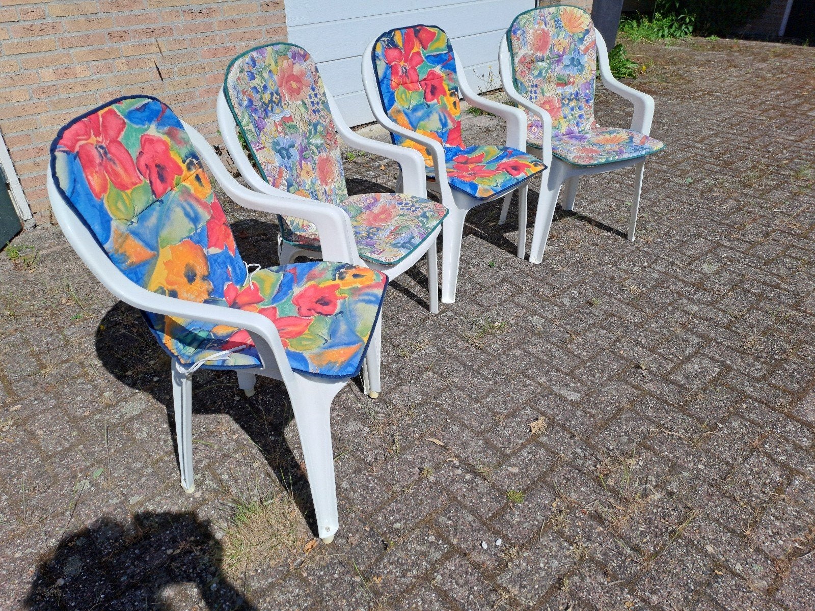 4 witte tuinstoelen stoelen, Ophalen, Gebruikt, Kunststof