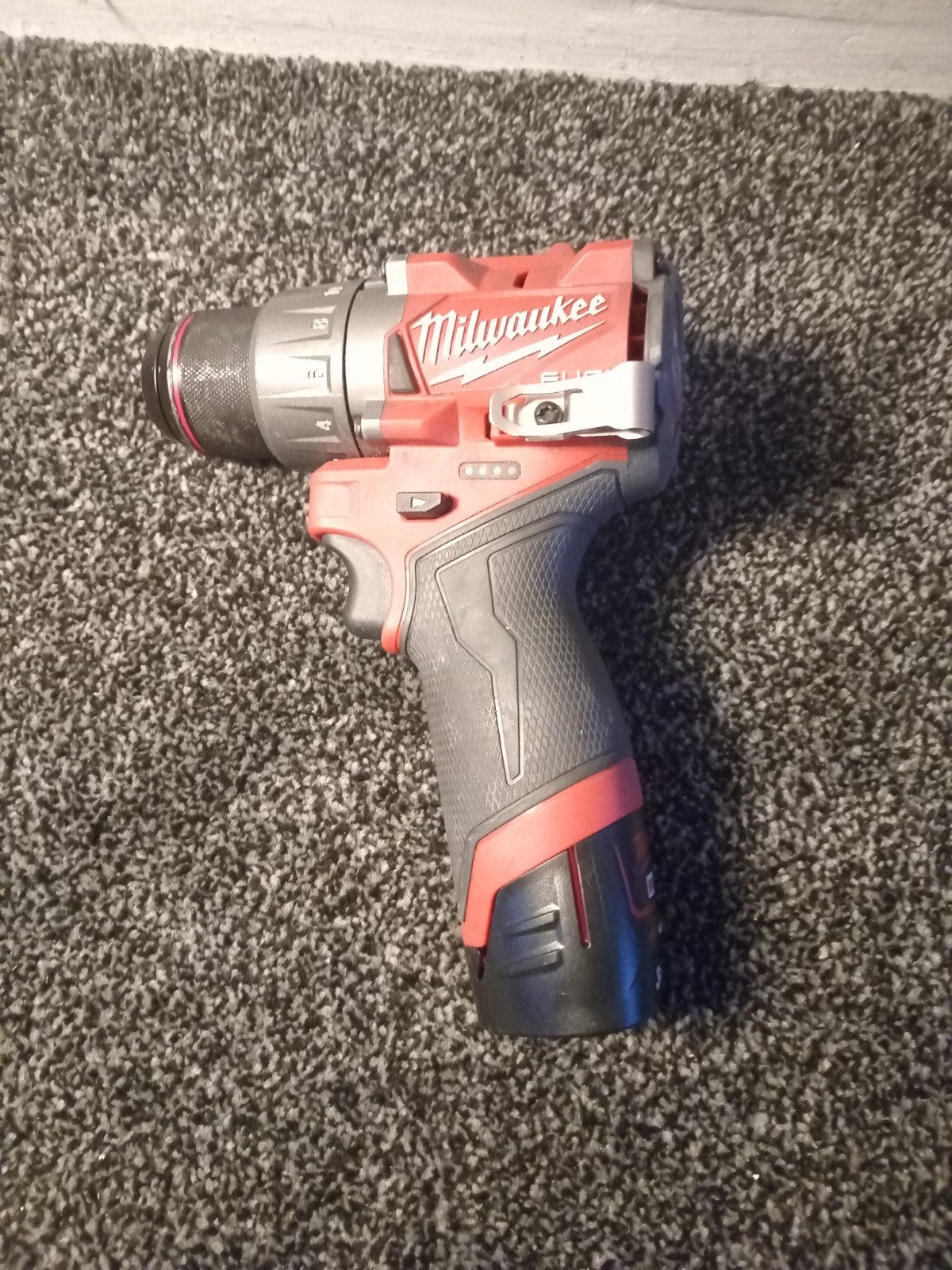 Milwaukee M12 FDD2 Boorschroefmachine, Ophalen of Verzenden, Zo goed als nieuw, Boormachine