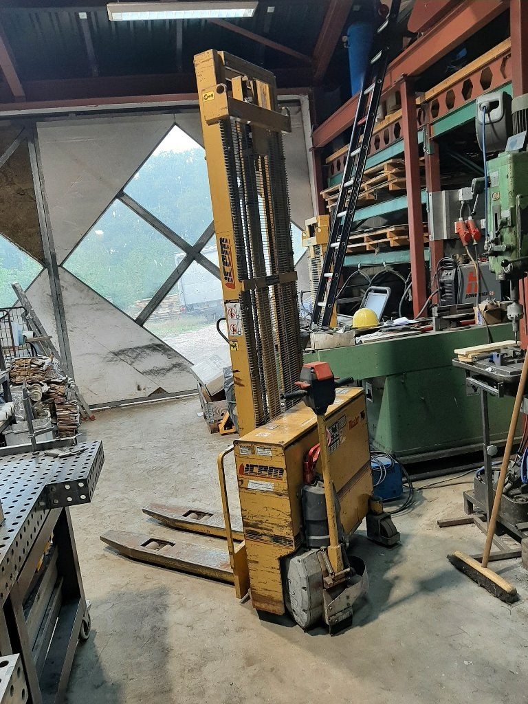Pallet stapelaar, Doe-het-zelf en Verbouw, Palletwagens en Pompwagens, Ophalen, Gebruikt