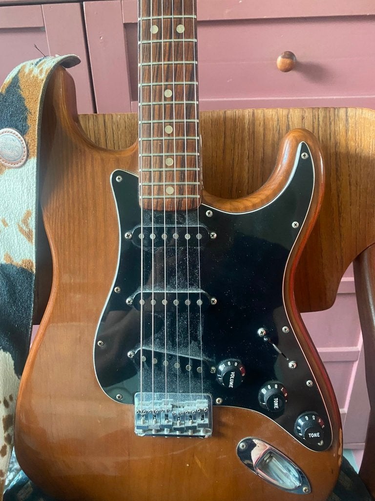 Fender stratocaster 1977 Serienummer S771908, Muziek en Instrumenten, Ophalen, Zo goed als nieuw, Solid body, Fender