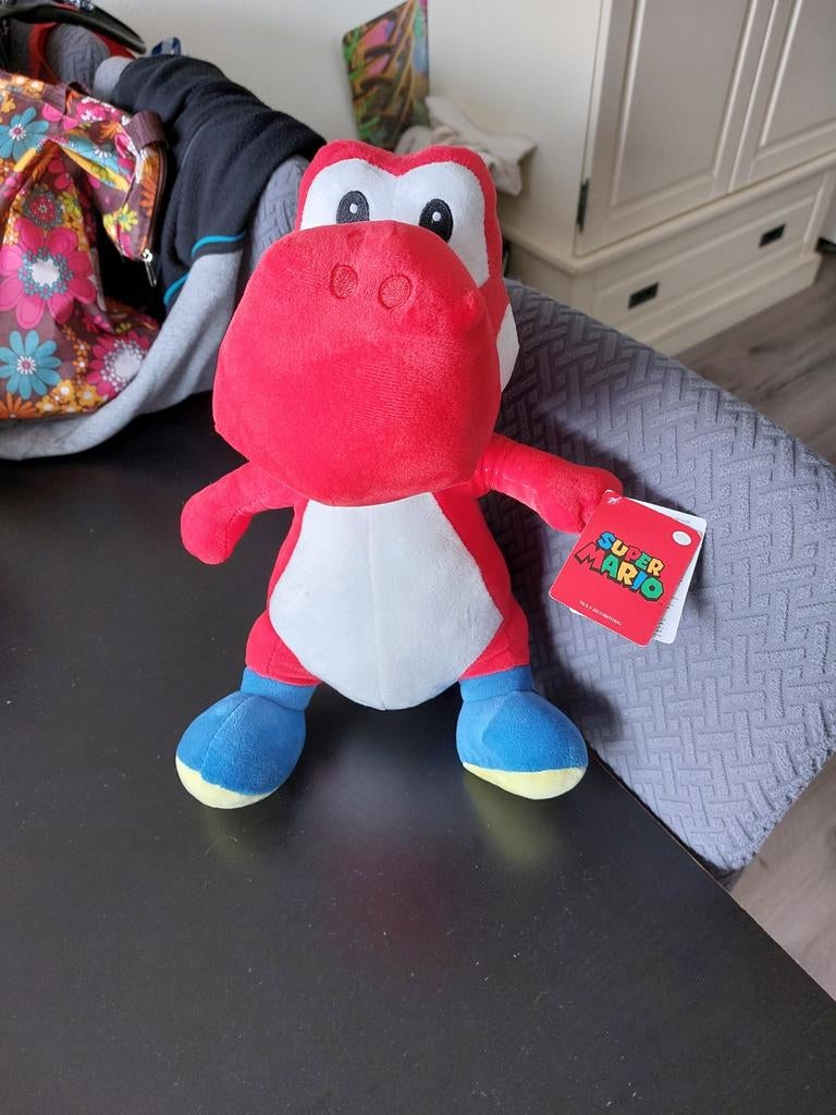 Rode Yoshi knuffel met kaartje er nog aan., Ophalen of Verzenden, Nieuw, Overige typen
