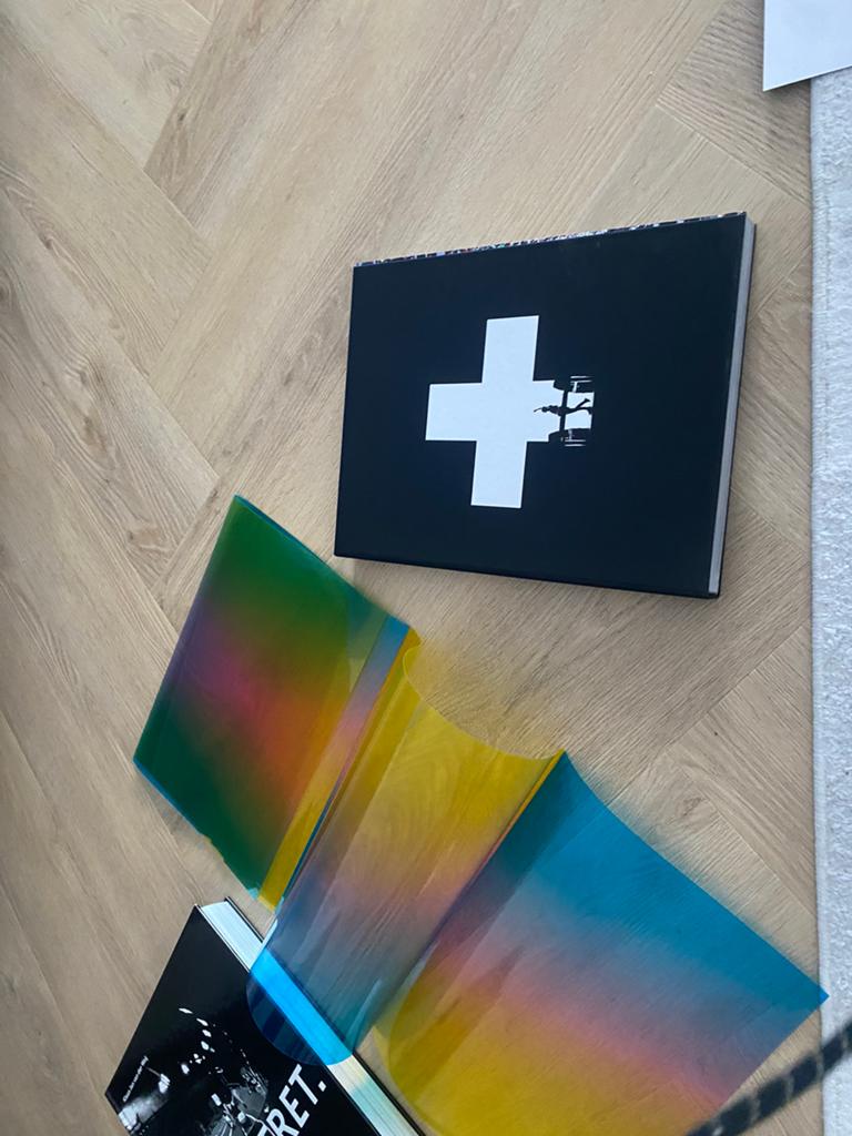 Martin Garrix “Life = Crazy” Limited Edition Koffietafelboek, Ophalen of Verzenden, Zo goed als nieuw, Boek, Tijdschrift of Artikel