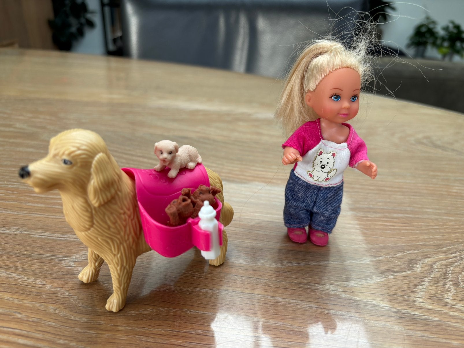 Simba evi love dog sitter meisje met hondje en puppies, Ophalen of Verzenden, Zo goed als nieuw, Overige typen