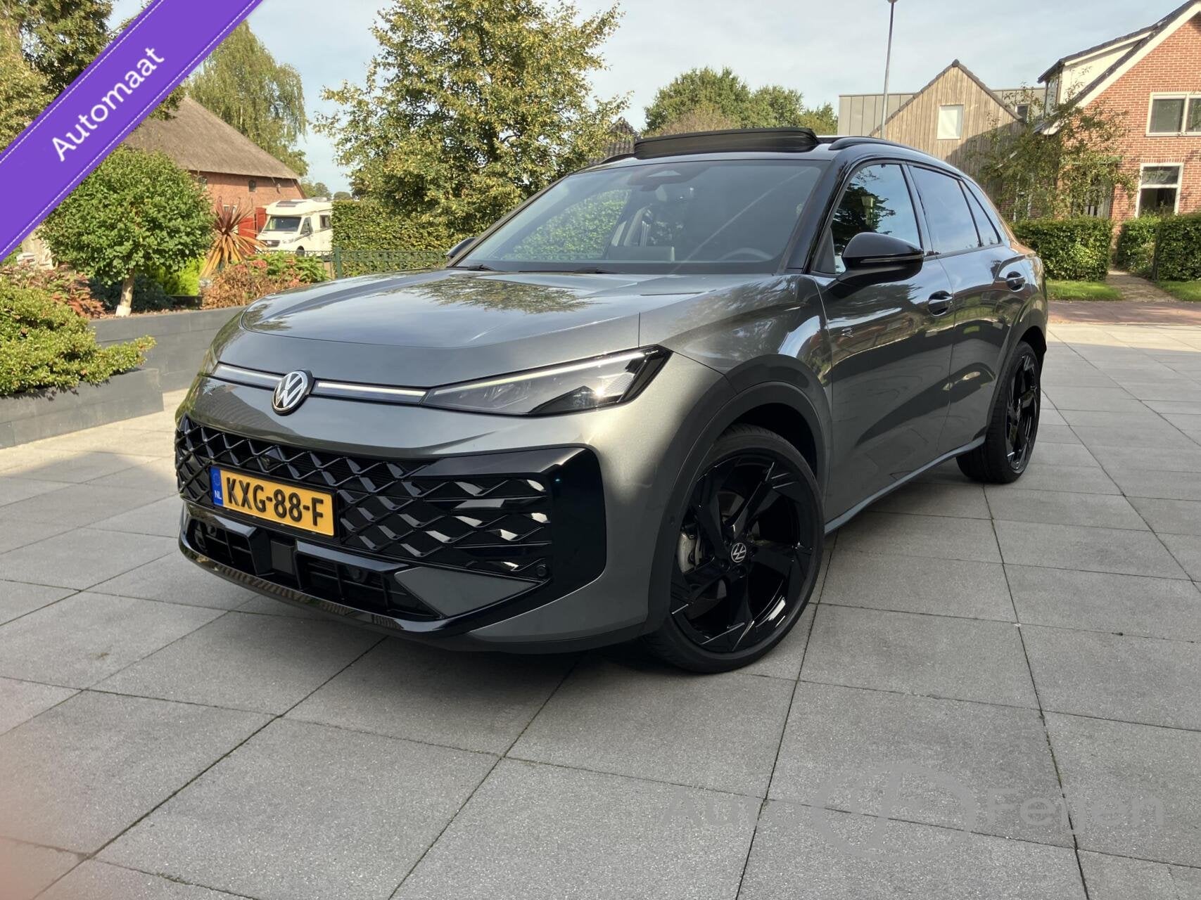 Volkswagen T-Roc 1.5 eTsi R-Line First Edition Black Style /, 1374 kg, Euro 6, 4 cilinders, Automatische klimaatregeling