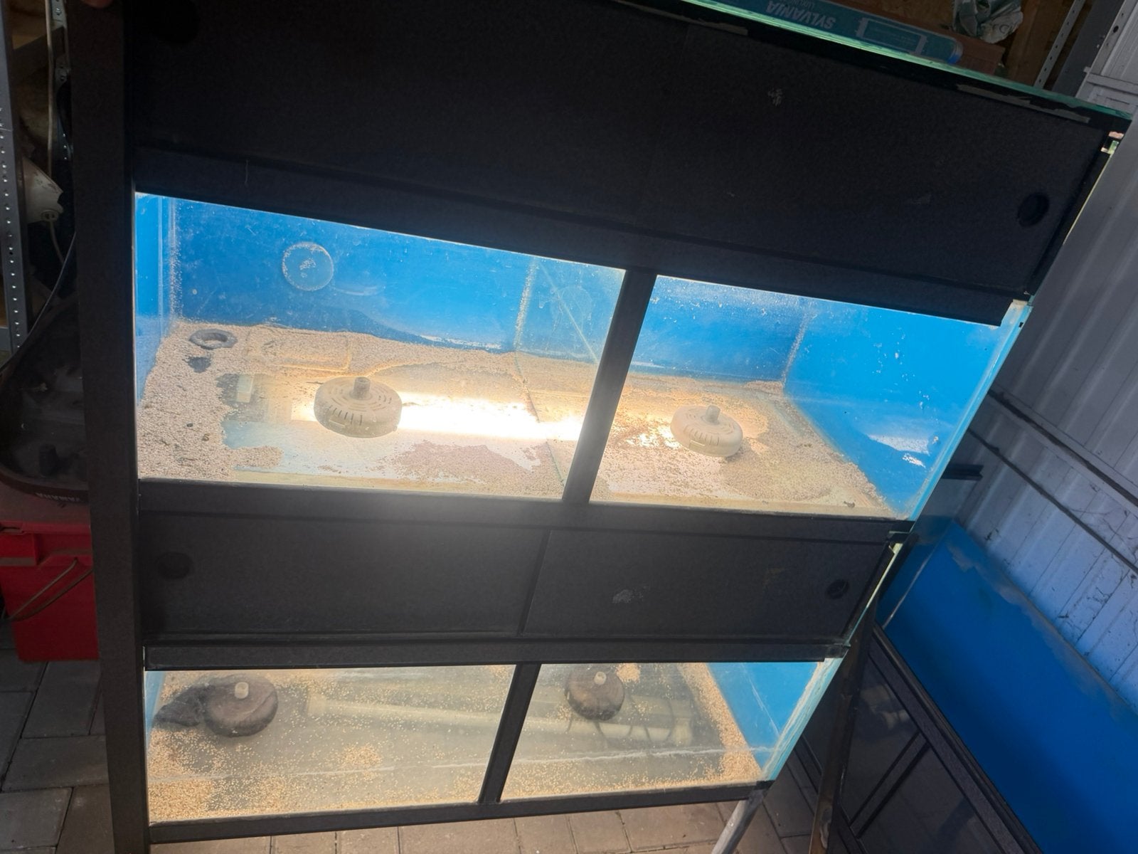 Aquarium stelling, Ophalen, Leeg aquarium