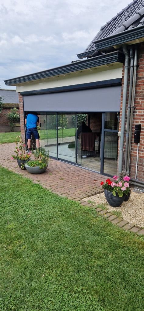 Elektrisch screen voor buiten, grijs, zo goed als nieuw, 450 cm of meer, Elektrisch, Ophalen of Verzenden, Zo goed als nieuw