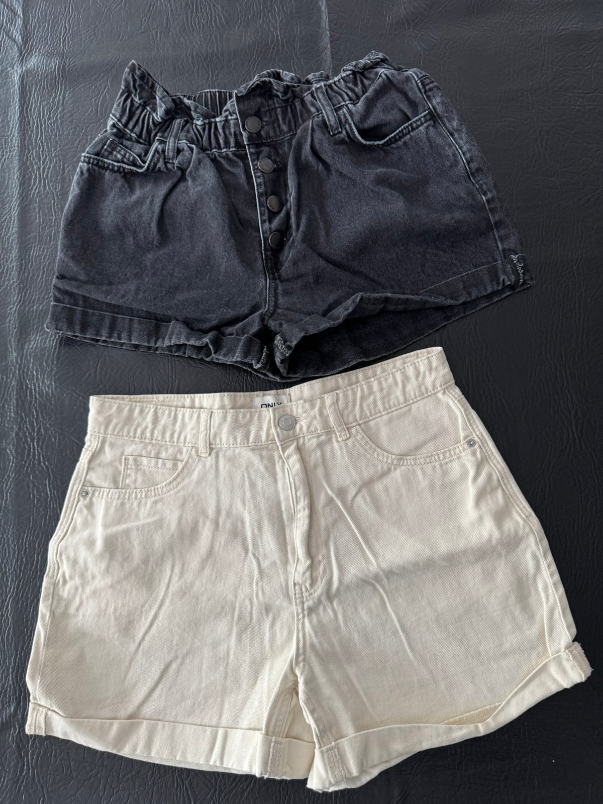 dames kledingpakket set van 2 hotpants Only M 38 ecru zwart, Maat 38/40 (M), Overige kleuren, Kort, Ophalen of Verzenden