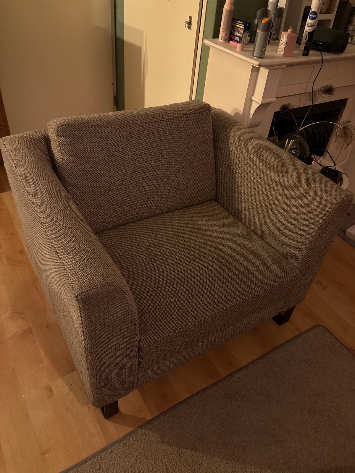 Comfortabele fauteuil met lichte beschadiging door katten, Huis en Inrichting, Ophalen, Gebruikt, Stof, 75 tot 100 cm